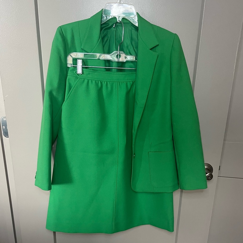 Vintage Kevin Collectibles Women’s Skirt Suit Set Size 8
